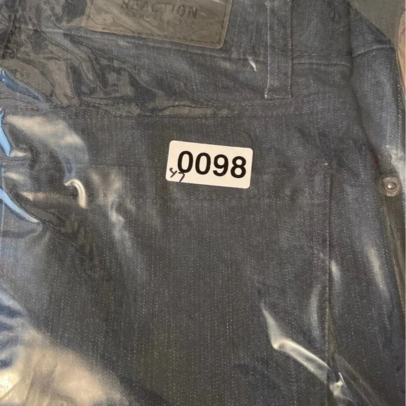 KENNETH Cole reaction slim fit jeans. - Picture 6 of 6